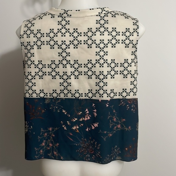 Zara Blue and White Geometric Crop Size S - Picture 4 of 6